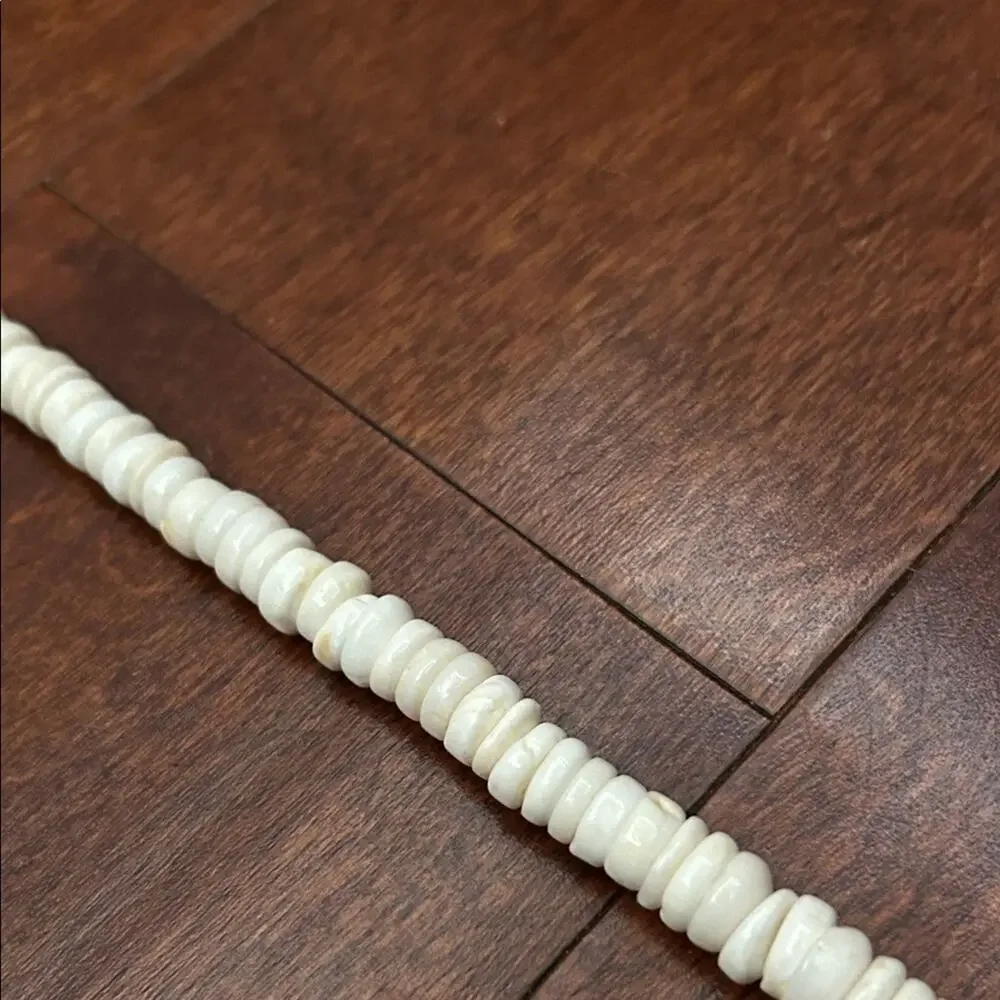 Vintage Hawaiian Puka Shell Necklace with Nickel Toned Barrel Clasp